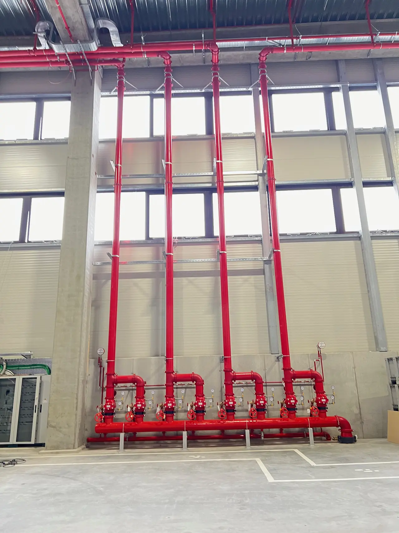 Logistica deposito – Interporto Rivalta – gruppo valvole allarme impianto sprinkler + cassette idranti UNI45